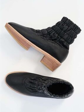 BEKLINA (NEW w/box) Aya Gathered Platform Boots - NEVER WORN